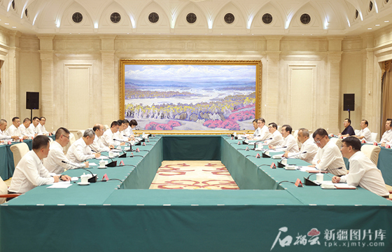 自治区与中国石油天然气集团合作机制第三次会议在乌鲁木齐举行