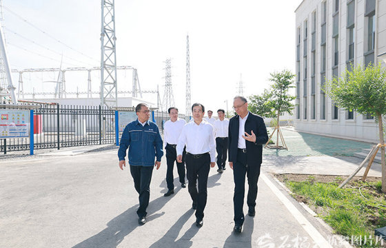 陈小江在吐鲁番调研座谈并接待信访群众
