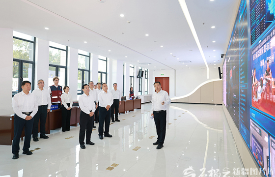 陈小江艾尔肯·吐尼亚孜在自治区卫生健康委调研座谈